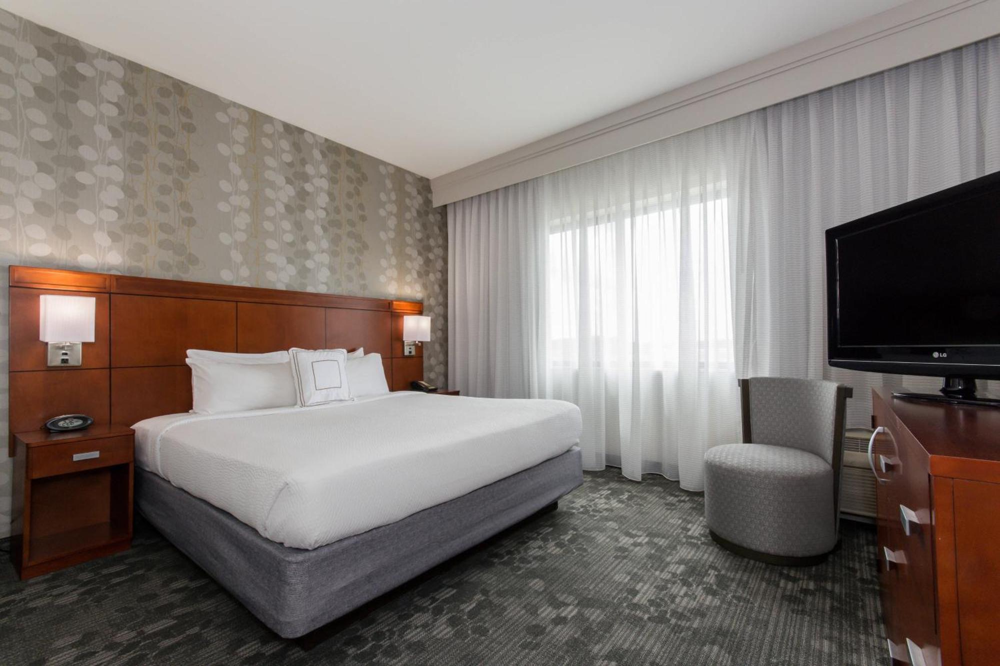 Courtyard Charlotte Concord Hotel Екстериор снимка